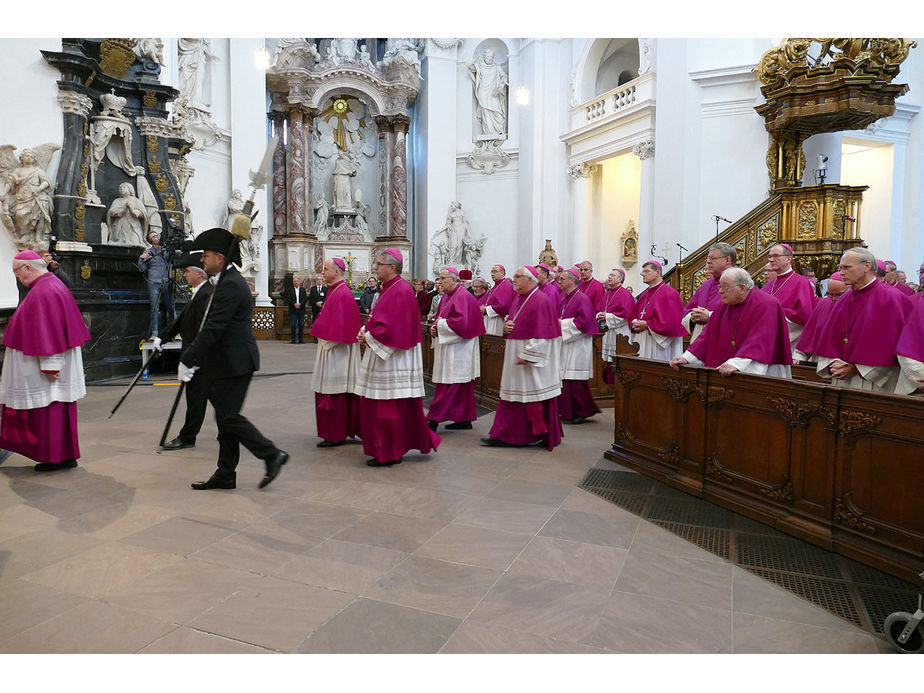 Abschlussvesper der Bischofskonferenz mit Austeilung des Bonifatiussegens (Foto: Karl-Franz Thiede)